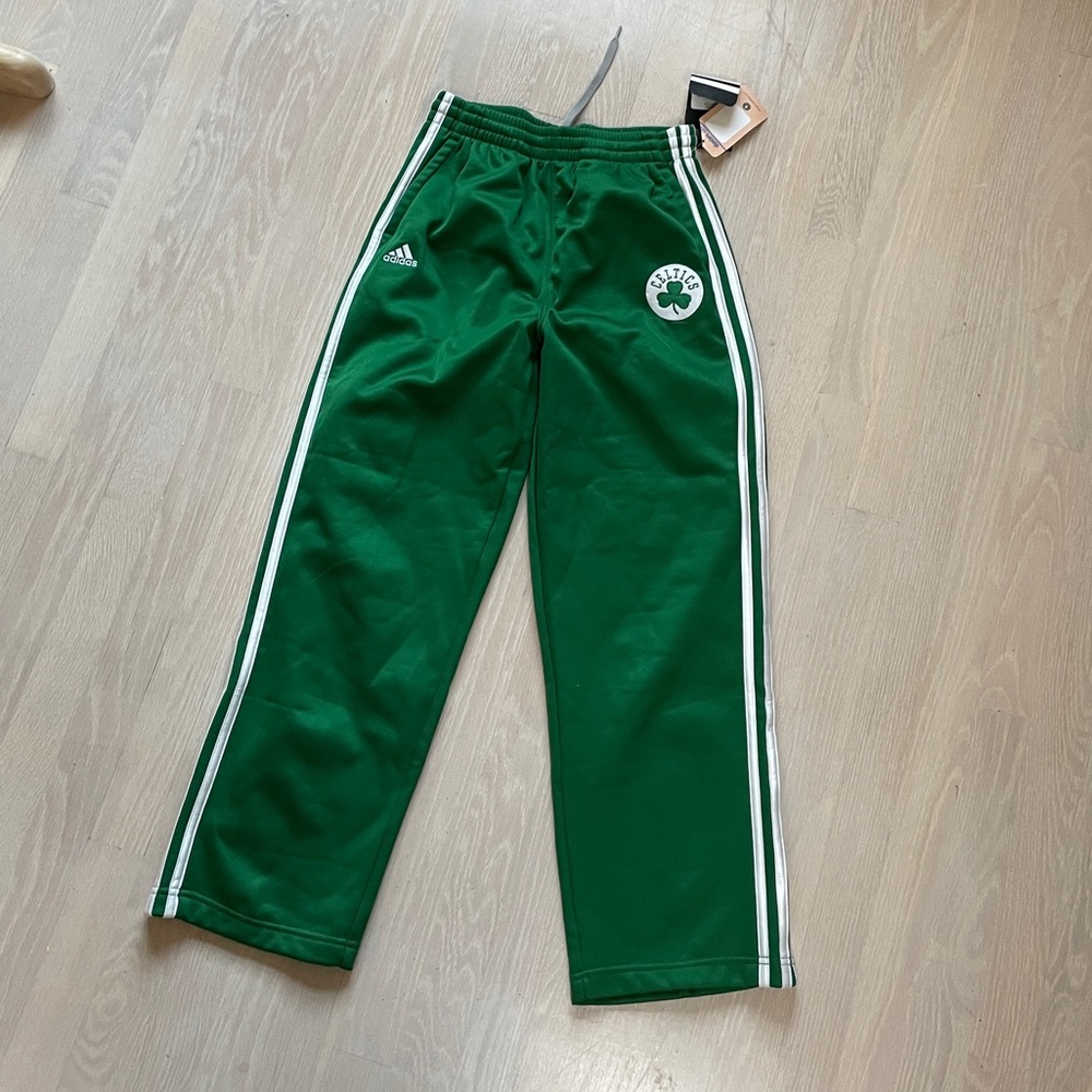 New kid’s Celtics pants